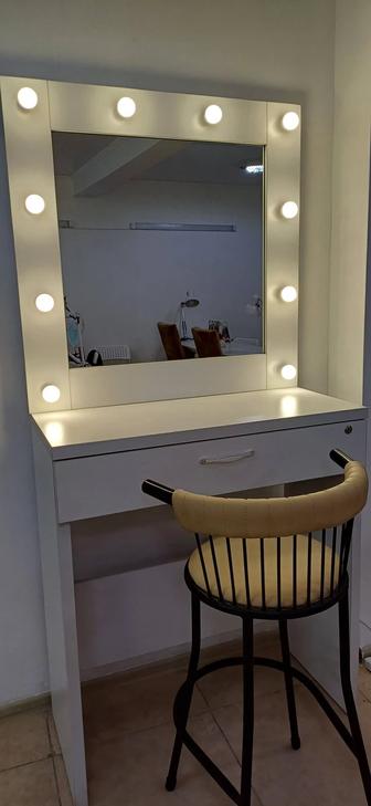 Место бровиста/визажиста