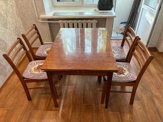 Продам комплект стол с 4 стульями