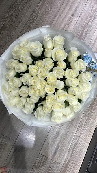 Белые розы 51 штук 70 см