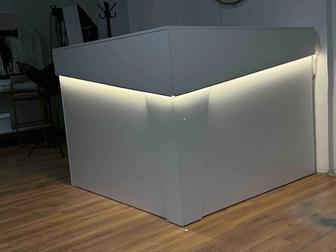 Ресепшен для офиса или для салона