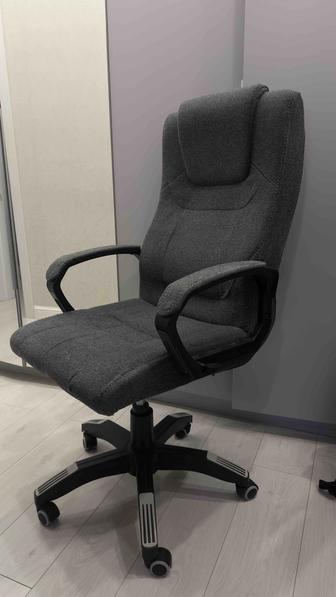 Продаю компьютерное кресло в хорошем состоянии