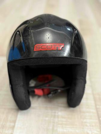 Шлем горнолыжный