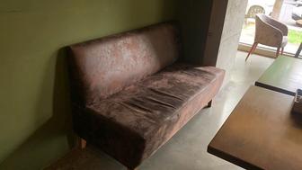 Оборудование -холодильники и мебель после закрытия заведения в Алматы