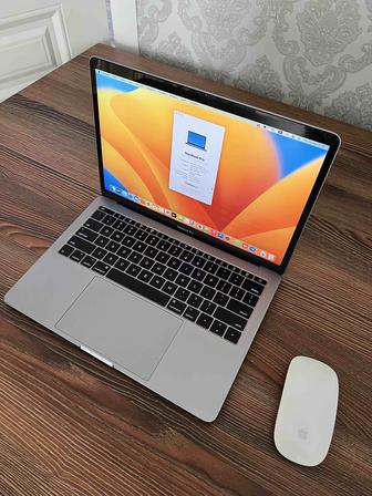MacBook Pro 13 (2017) оригинальная мышка Apple