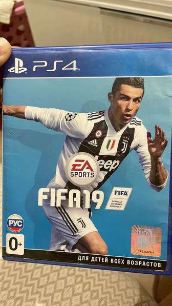 Игра на PlayStation4 fifa19