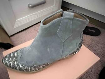 Продам женские Казаки