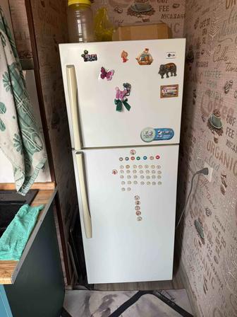 Продам холодильник LG