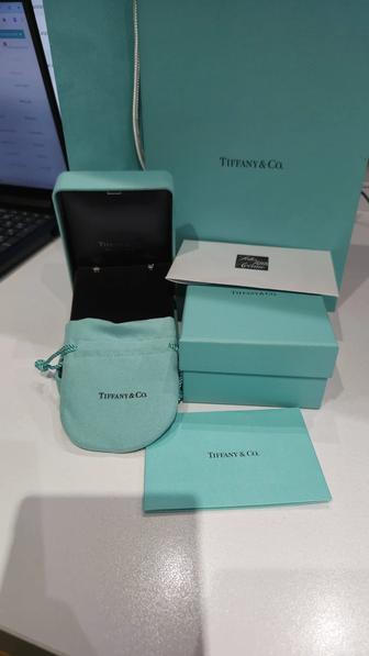 Серьги Tiffany, платина, бриллиант 0,32 карата, оригинал, чек, сертификат