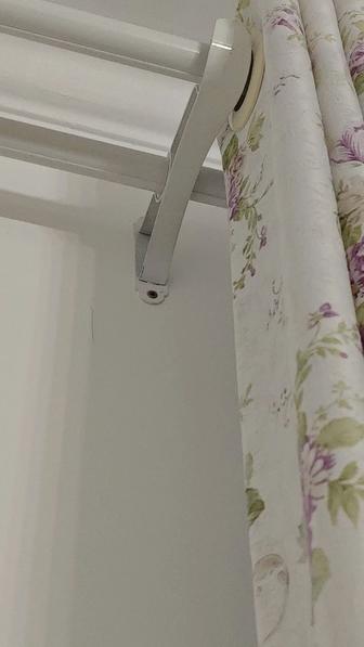 Карнизы белые