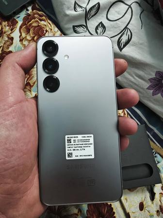 Продам телефон Samsung galaxy s25 новый! Гарантия чек все имеется!