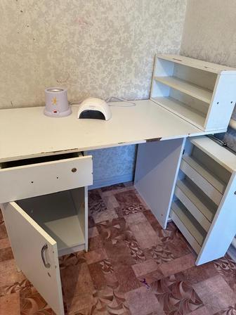 Продам маникюрный стол