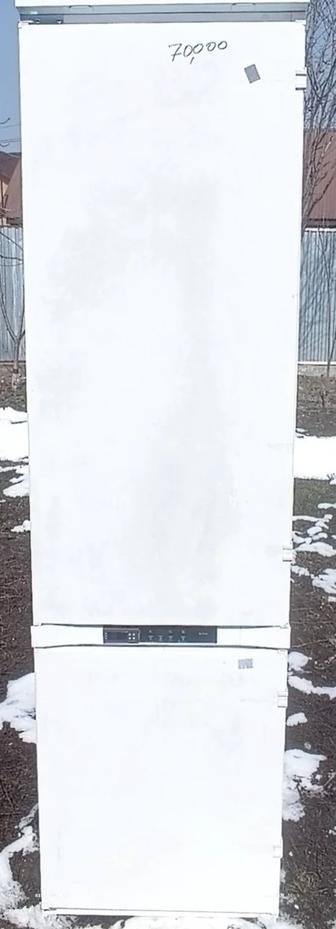 Срочна продам холодильник Аристон всраймовойе