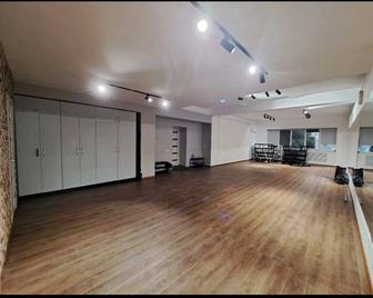 Студия танцев и йоги для детей и взрослых