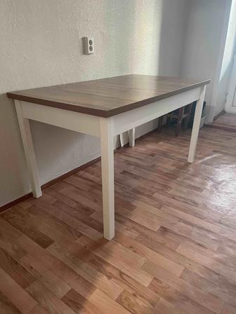 Кухонный стол