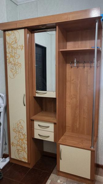 Продам Шкаф в прихожую