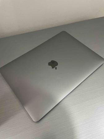 Продам MacBook Air M1, 2020