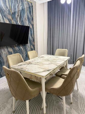 Стол и стулья