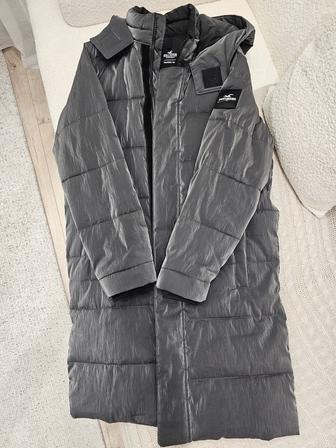 Длинный зимний пуховик Hollister до колен