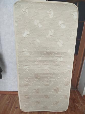 Продам матрас детский б/у