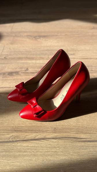 Женские туфли новые, 35 размер