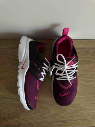 Кроссовки Nike