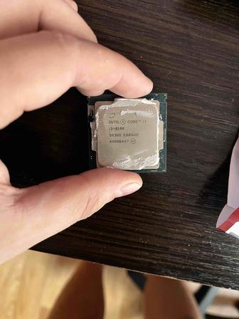 Продам процессор Intel Core i3