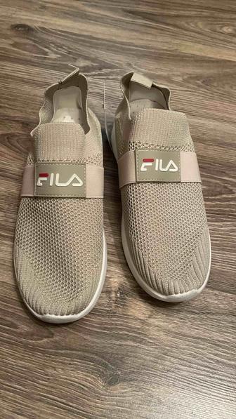 Продам кроссовки Fila