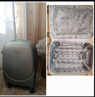 Чемодан с кодом на колесиках 50 на 35см