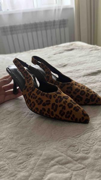 Туфли новый 38 размер