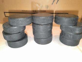 Хоккейные шайбы