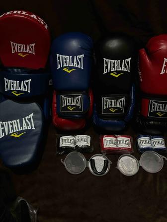 боксерские перчатки мма черепашки бинт капа шлем лапа