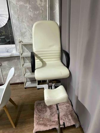 Продам педикюрное кресло