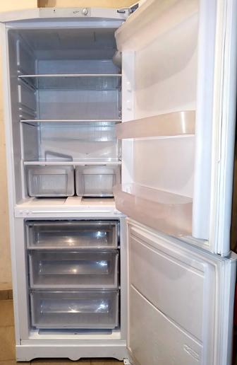 Продам холодильник indesit