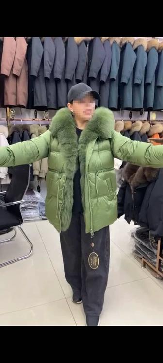 Продам зимнюю женскую куртку.