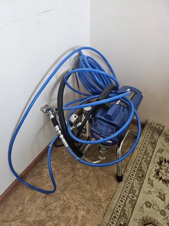 Почти новый Безвоздушный окрасочный аппарат
