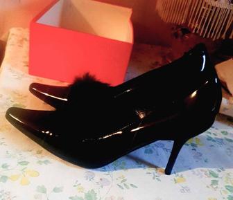 Туфли вечерние, новые. Кожа, мех. Италия