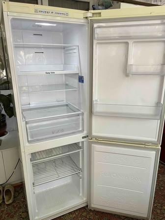 Продам Холодильник Samsung