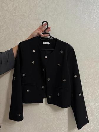 Женская одежда (куртка, пиджак)