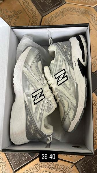 Новые кроссовки в хорошем качестве