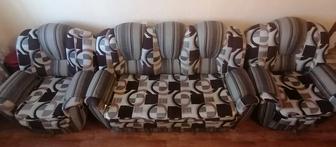 Продам диван и два кресла