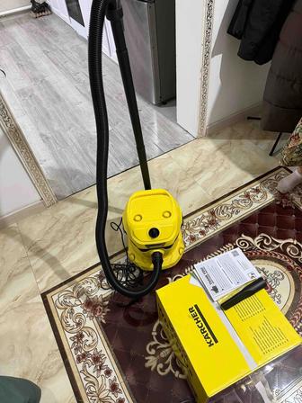 Пылесос Karcher практически новая