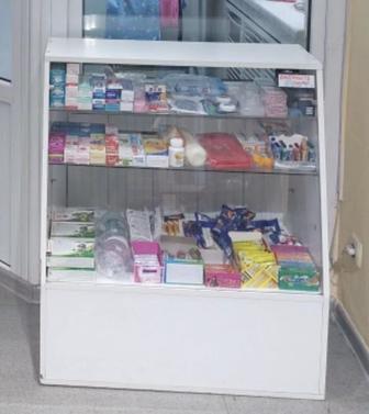 Продам шкаф стеклянный для товара