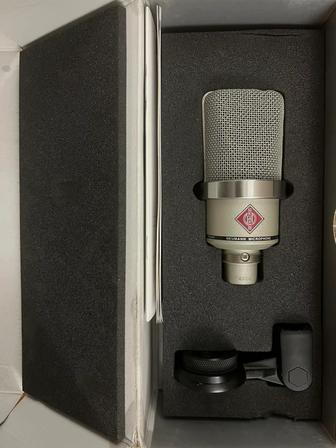 Neumann TLM 102