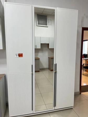 Продаю Шкаф Ариста 3 дверный за наличку, но можно и в рассрочку проценты