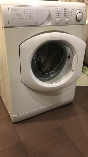 Продам стир машинку Аристон б/у
