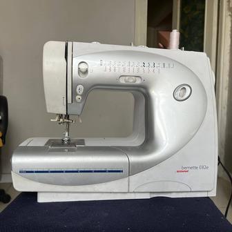 Продам швейную машинку