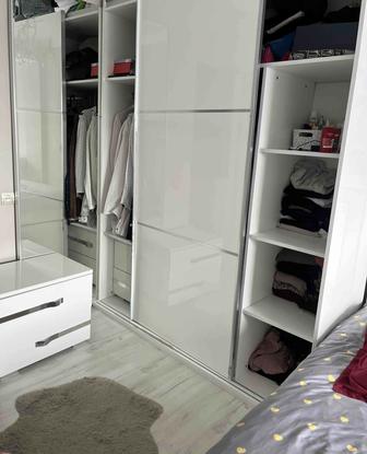 Хочу продать шифоньер, б/у вместительный , продаю со связью с переездом