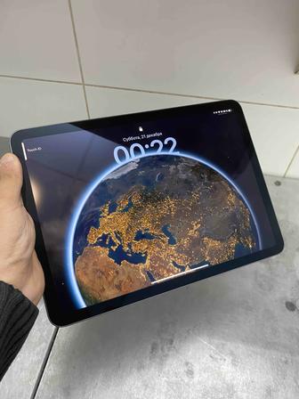 iPad Air M1 2022 года