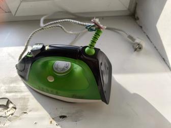 Продам на запчасти. Рабочий. Но не работает кнопка пара. Утюг Bene.