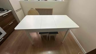 Стол для кухни и встречи гостей.